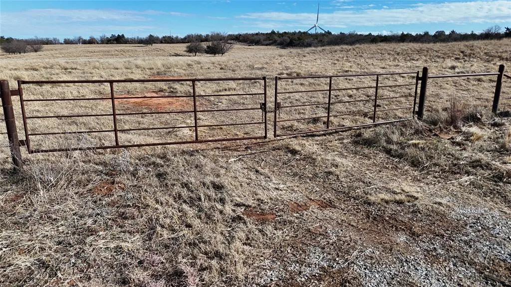 Photo 39 — 40001 Us Highway 281 Highway, Apache, OK 73006