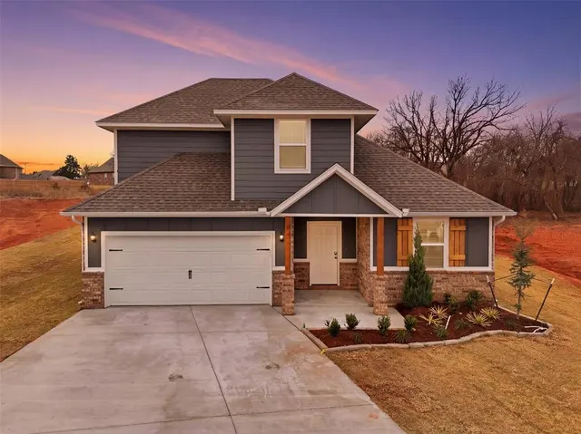 Front exterior — 861 Stella Trail, Guthrie, OK 73044