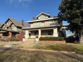 Sold home at 917 NW 18th Street