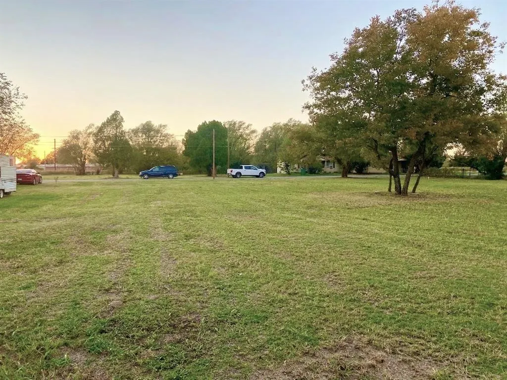Photo 3 — 414 N Hardin Street, Mangum, OK 73554