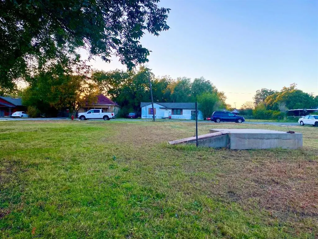 Photo 4 — 414 N Hardin Street, Mangum, OK 73554