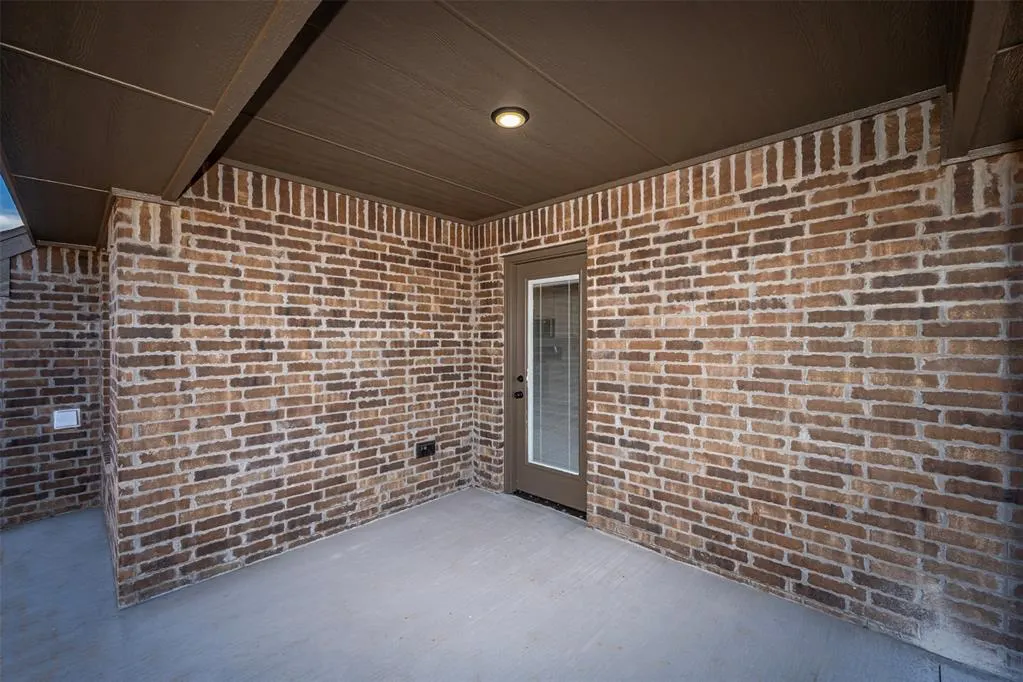 Photo 3 — 10637 SW 18 Street, Yukon, OK 73099
