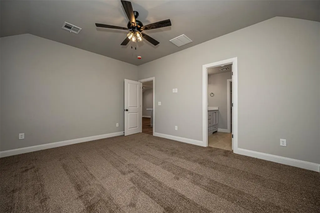 Photo 16 — 10637 SW 18 Street, Yukon, OK 73099