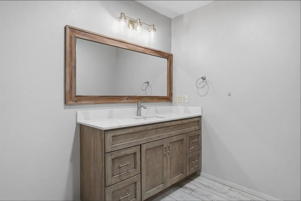 Photo 18 — 405 W Adams Street, Mangum, OK 73554