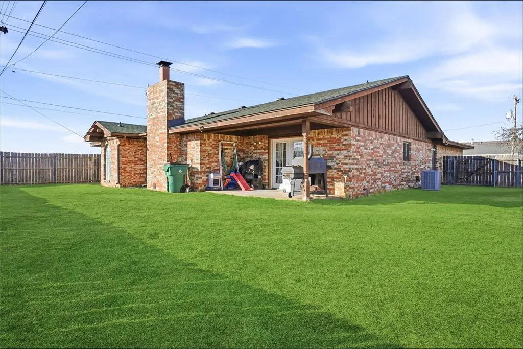 Photo 28 — 405 W Adams Street, Mangum, OK 73554