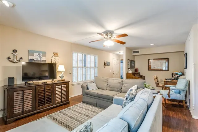 Photo 8 — 4400 Hemingway Drive 144, Oklahoma City, OK 73118