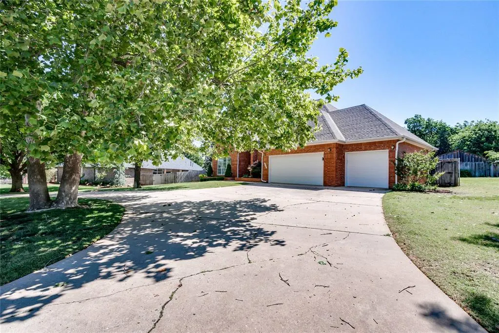 Photo 2 — 9808 Ritter Road, Oklahoma City, OK 73162