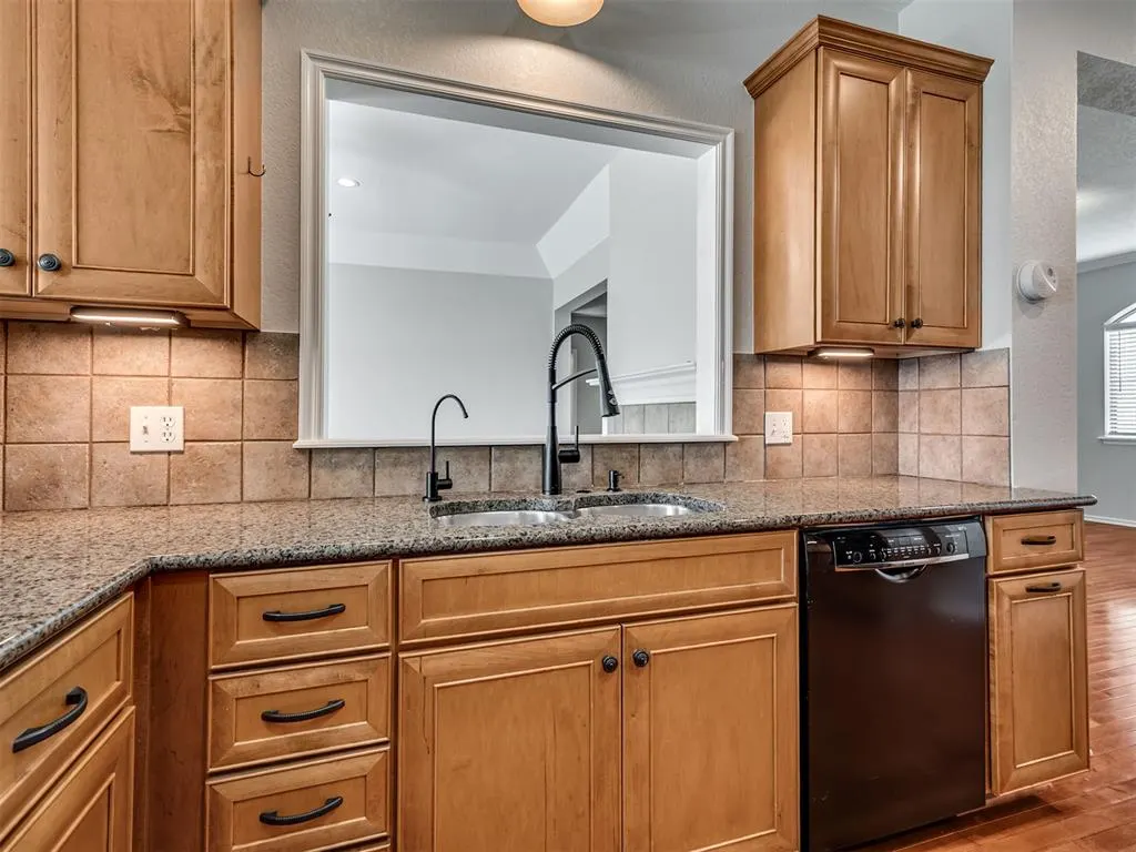 Photo 6 — 3004 Twin Lake Drive, Moore, OK 73165