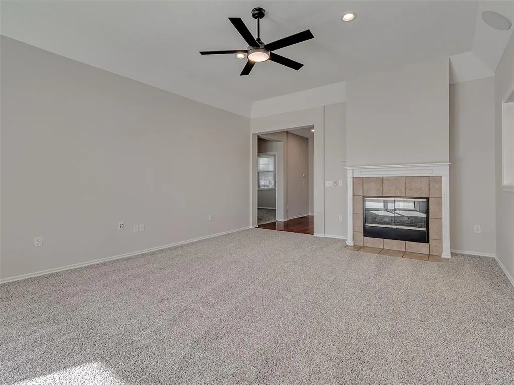Photo 14 — 3004 Twin Lake Drive, Moore, OK 73165