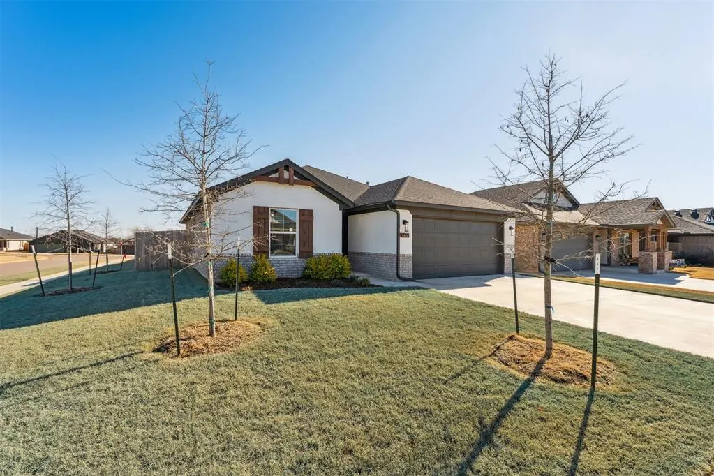 Photo 2 — 3735 Cassidy Drive, Norman, OK 73069