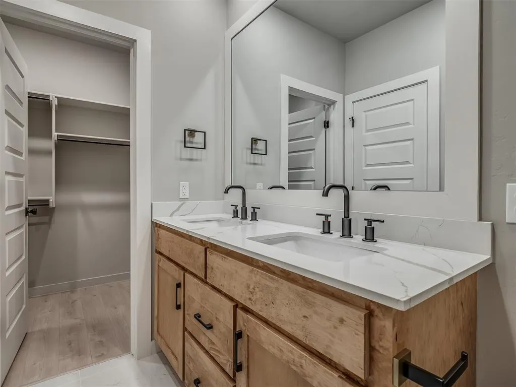 Photo 9 — 611 W 2nd Street, Edmond, OK 73003