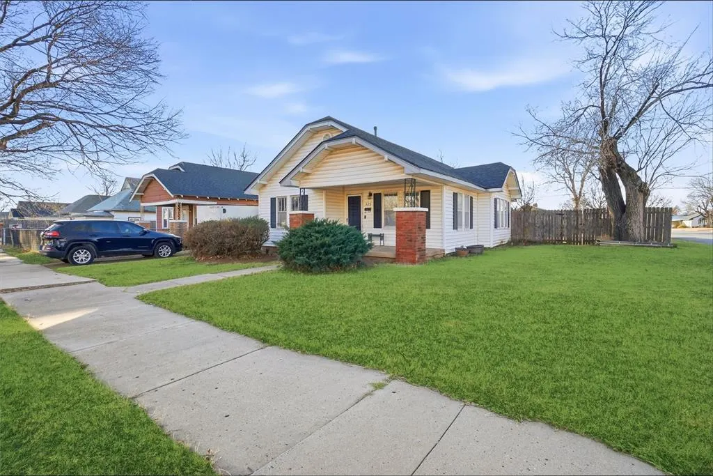 Photo 5 — 329 N Bailey Street, Hobart, OK 73651