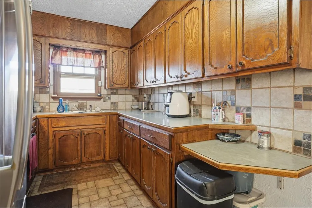 Photo 13 — 329 N Bailey Street, Hobart, OK 73651