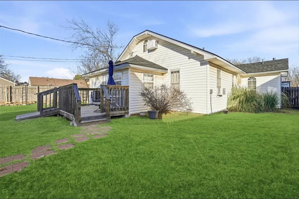 Photo 37 — 329 N Bailey Street, Hobart, OK 73651