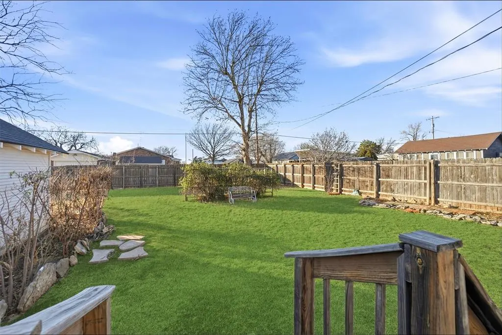Photo 39 — 329 N Bailey Street, Hobart, OK 73651