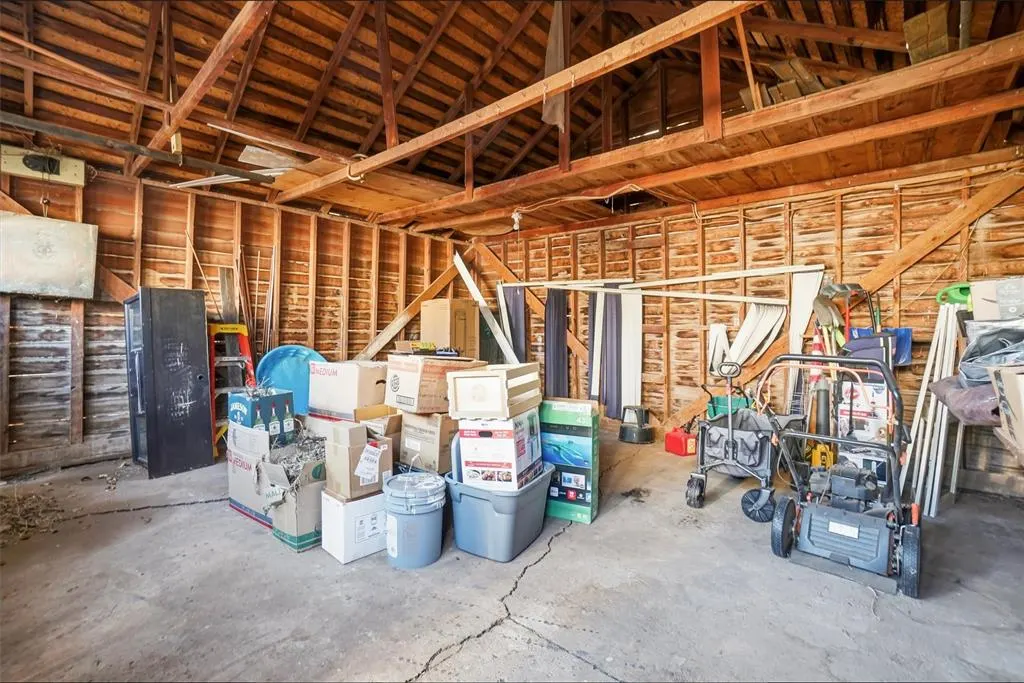 Photo 42 — 329 N Bailey Street, Hobart, OK 73651