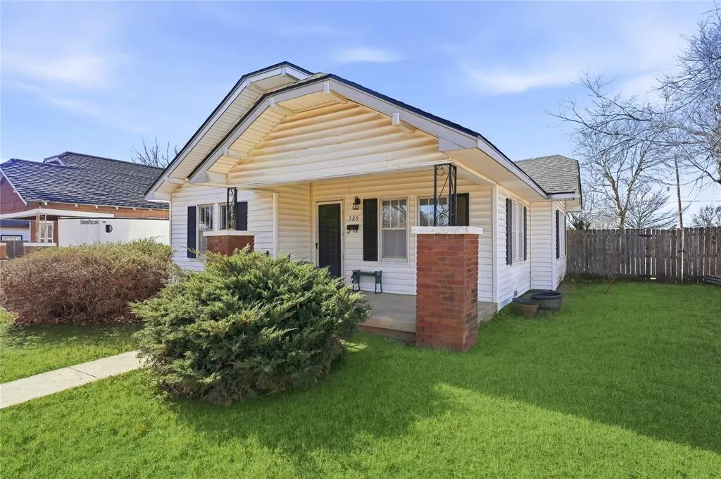 Photo 4 — 329 N Bailey Street, Hobart, OK 73651