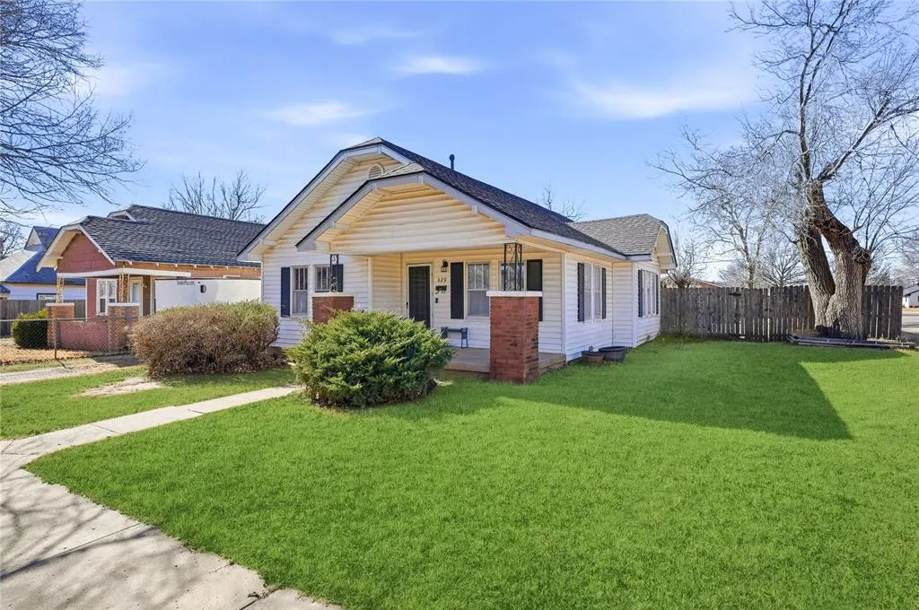 Photo 6 — 329 N Bailey Street, Hobart, OK 73651