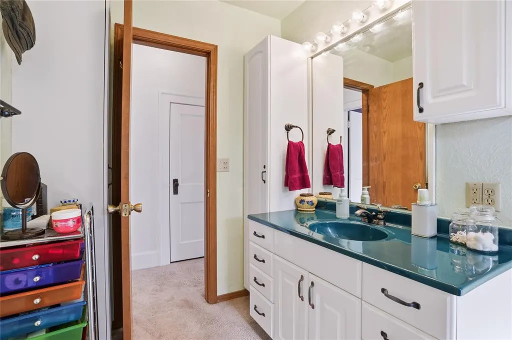 Photo 20 — 329 N Bailey Street, Hobart, OK 73651