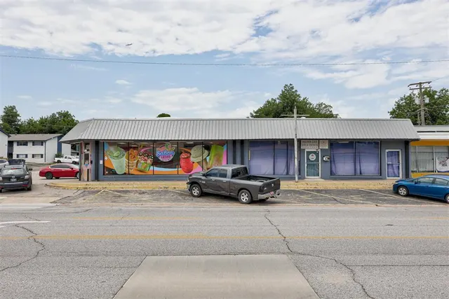 Photo 2 — 2901 N May Avenue, Oklahoma City, OK 73107
