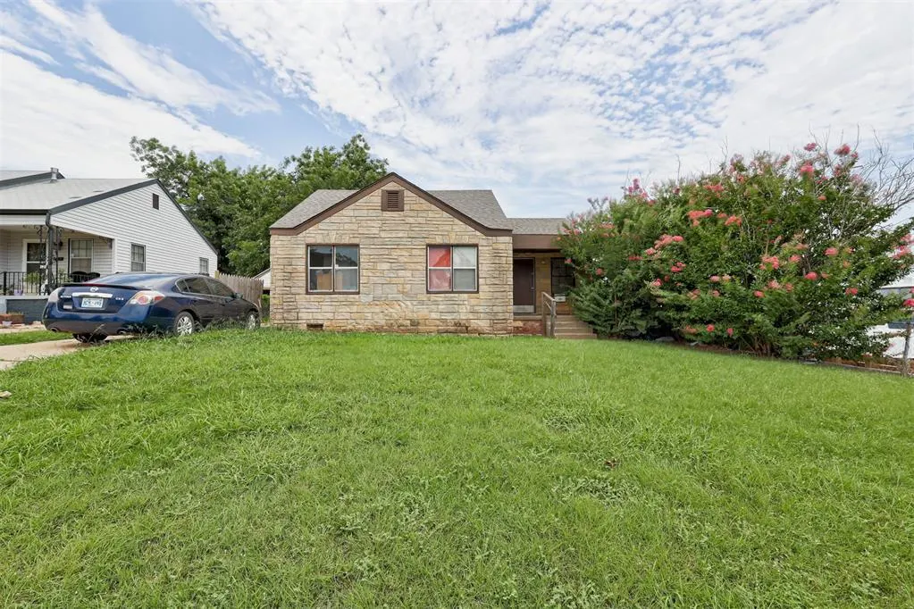 Photo 7 — 2901 N May Avenue, Oklahoma City, OK 73107