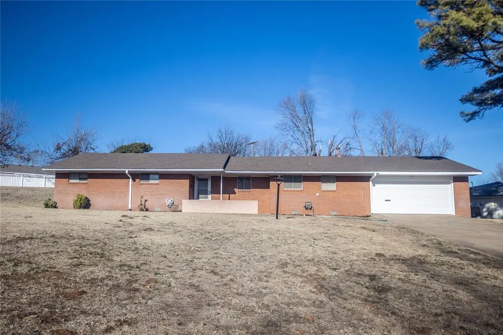 Front exterior — 401 N Arizona, Weatherford, OK 73096