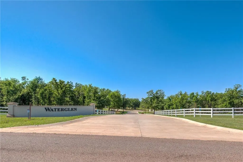 Front exterior — 9761 Waterglen Road, Guthrie, OK 73044