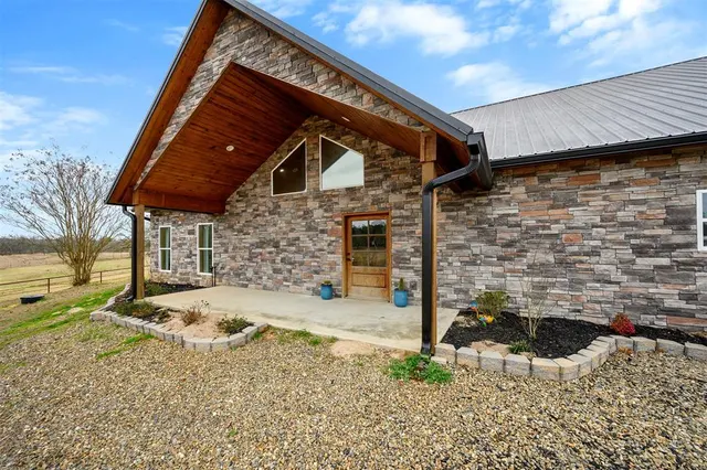 Photo 2 — 2539 Rhoden Road, Broken Bow, OK 74728