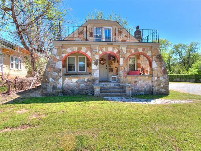 Front exterior — 734 E Boyd Street, Norman, OK 73071