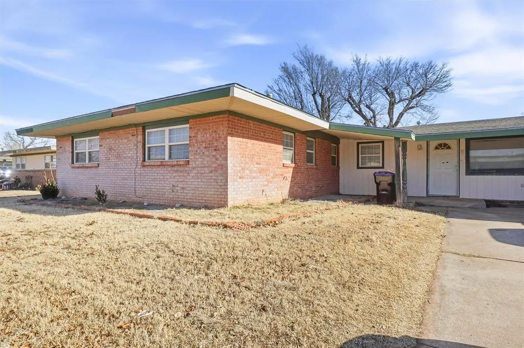 Front exterior — 212 Iroquois Trail, Burns Flat, OK 73624