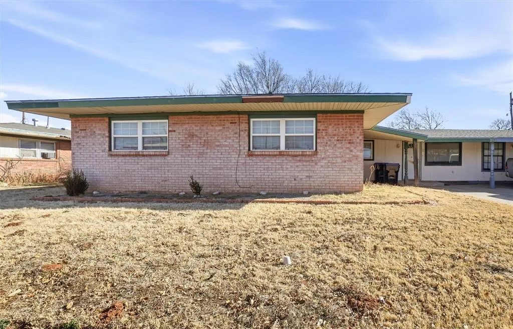Photo 2 — 212 Iroquois Trail, Burns Flat, OK 73624
