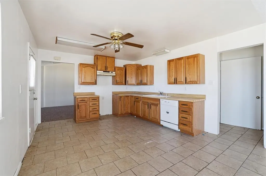 Photo 10 — 212 Iroquois Trail, Burns Flat, OK 73624