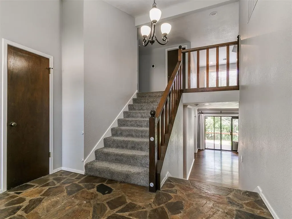 Photo 4 — 6112 Shaftsbury Road, Oklahoma City, OK 73132