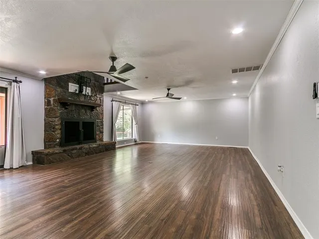 Photo 5 — 6112 Shaftsbury Road, Oklahoma City, OK 73132