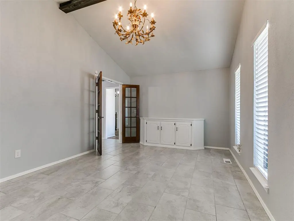 Photo 10 — 6112 Shaftsbury Road, Oklahoma City, OK 73132