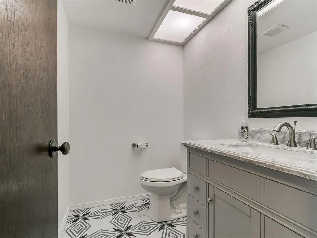 Photo 15 — 6112 Shaftsbury Road, Oklahoma City, OK 73132
