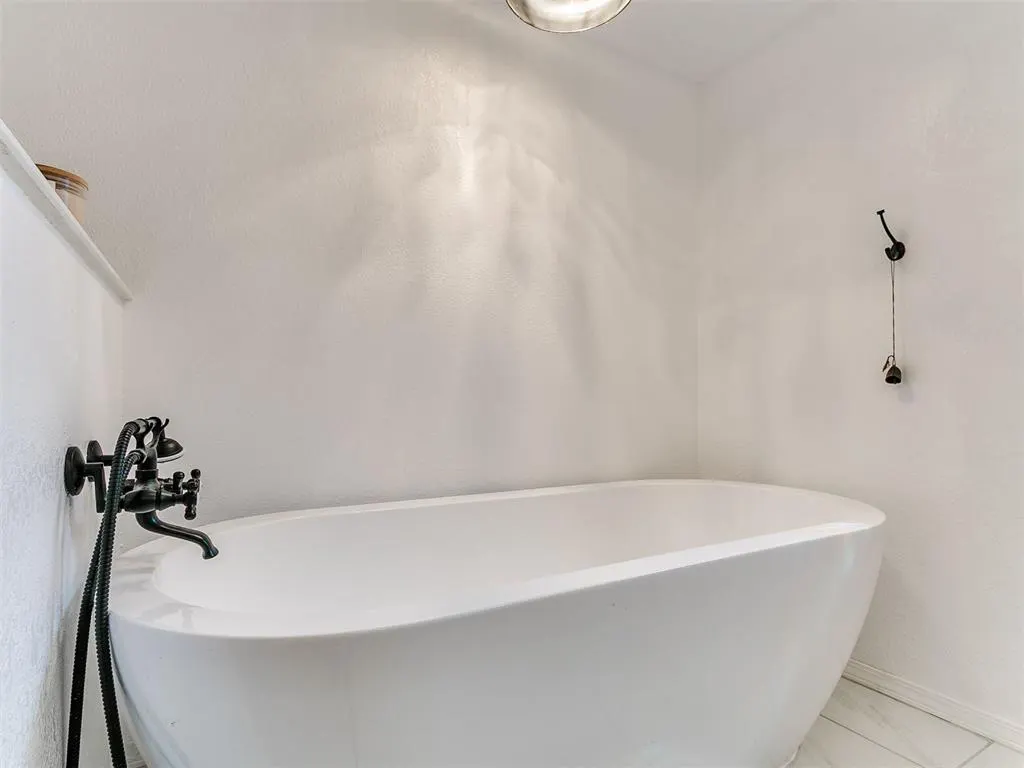 Photo 19 — 6112 Shaftsbury Road, Oklahoma City, OK 73132