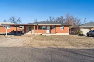 Sold home at 753 SW 4th Place