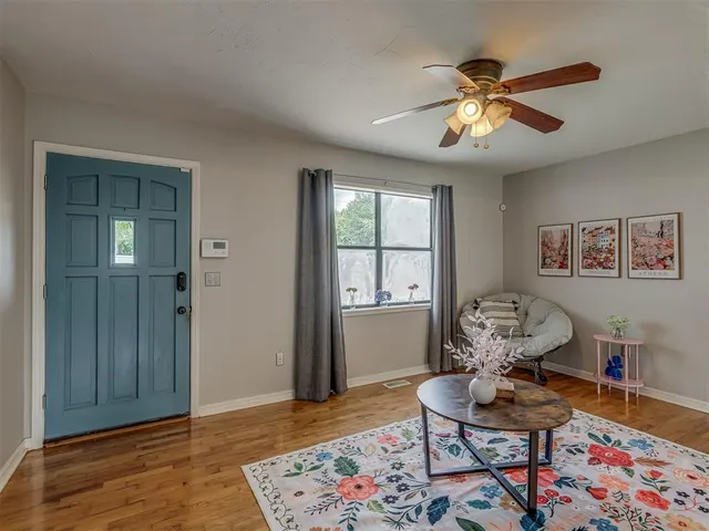 Photo 3 — 300 N Fretz Avenue, Edmond, OK 73003