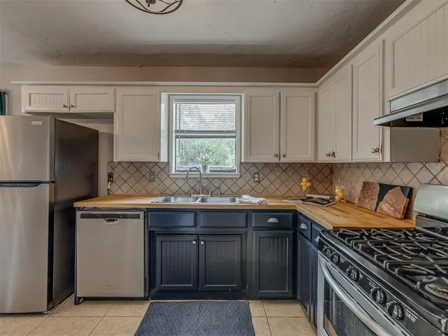 Photo 6 — 300 N Fretz Avenue, Edmond, OK 73003