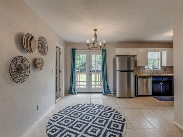 Photo 8 — 300 N Fretz Avenue, Edmond, OK 73003