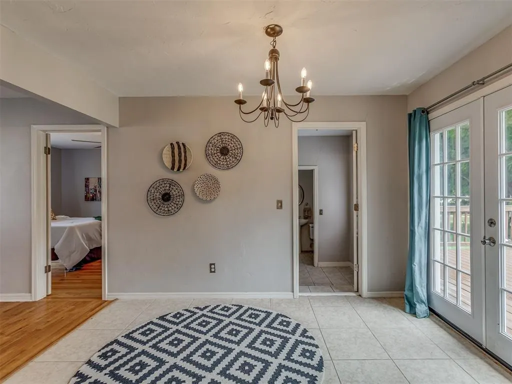 Photo 9 — 300 N Fretz Avenue, Edmond, OK 73003