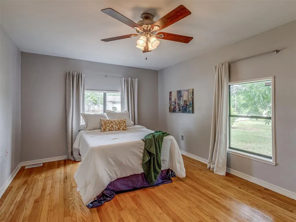 Photo 11 — 300 N Fretz Avenue, Edmond, OK 73003