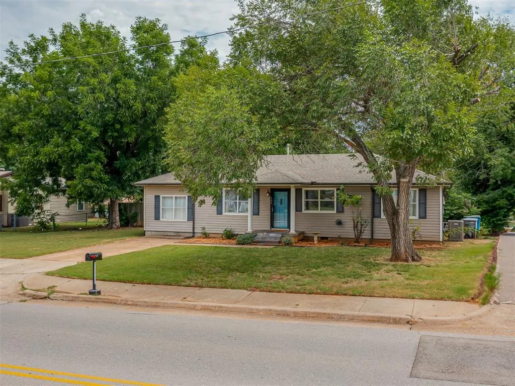 Photo 33 — 300 N Fretz Avenue, Edmond, OK 73003
