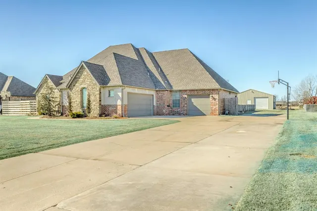 Photo 2 — 221 Stephany Drive, Piedmont, OK 73078