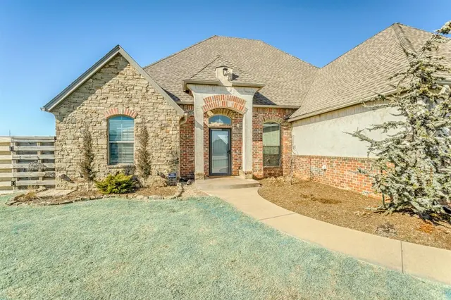 Photo 3 — 221 Stephany Drive, Piedmont, OK 73078