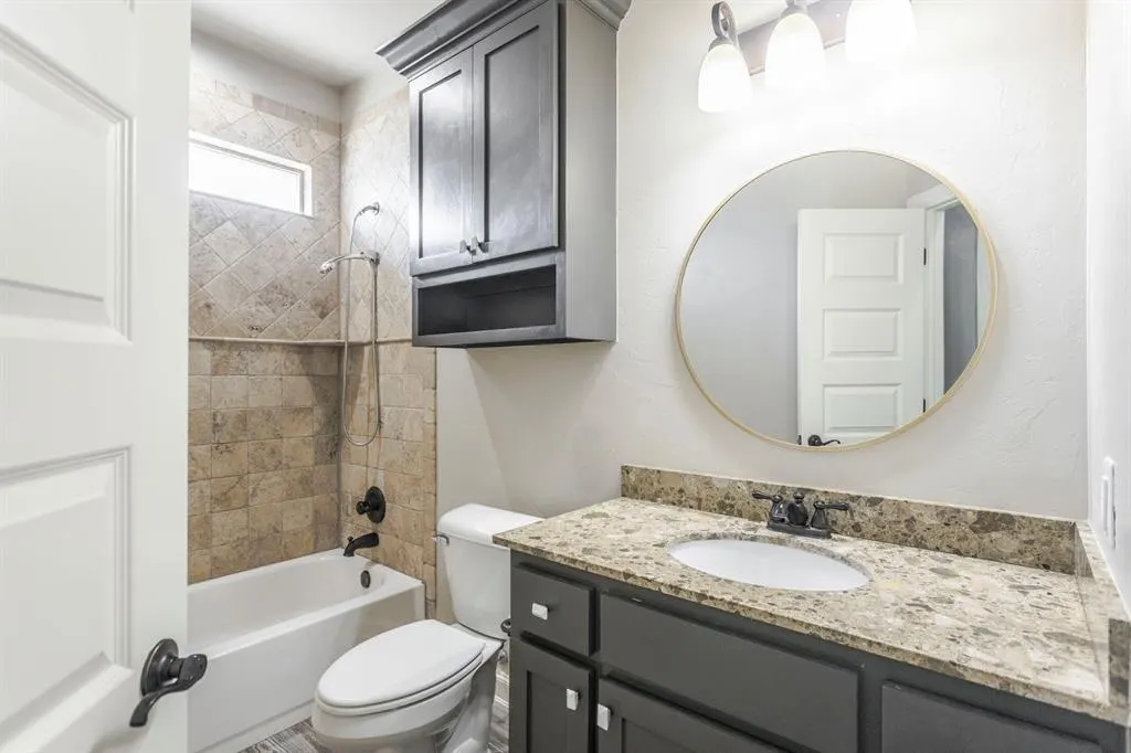 Photo 13 — 221 Stephany Drive, Piedmont, OK 73078