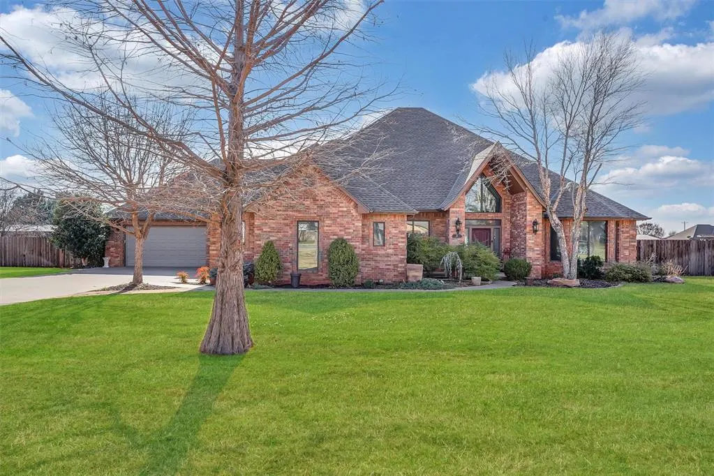 Photo 4 — 316 W Lakeview Drive, Elk City, OK 73644