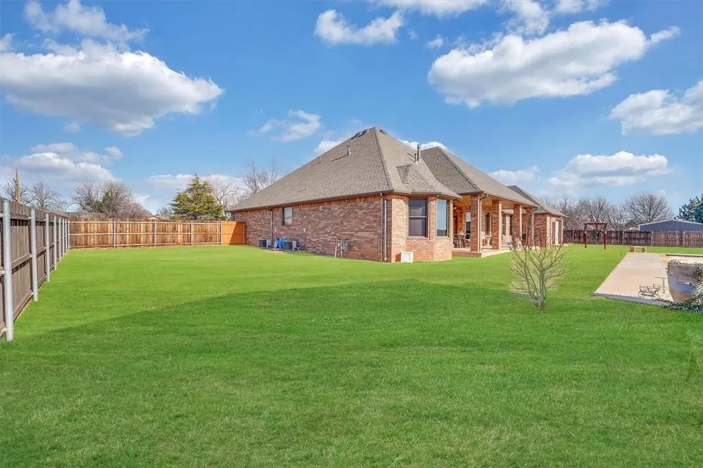 Photo 30 — 316 W Lakeview Drive, Elk City, OK 73644