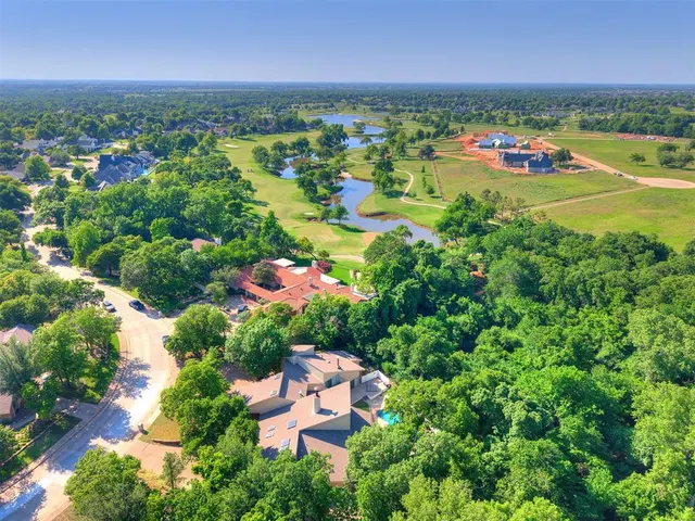 Photo 4 — 913 Oak Tree Drive, Edmond, OK 73025
